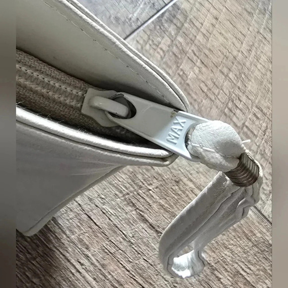 Vintage 1980s Beige Wristlet Clutch Handbag • Excellent Condition! - Picture 6 of 6